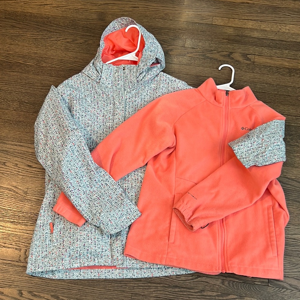 Columbia girls extra large interchange coat. The shell is in great shape.